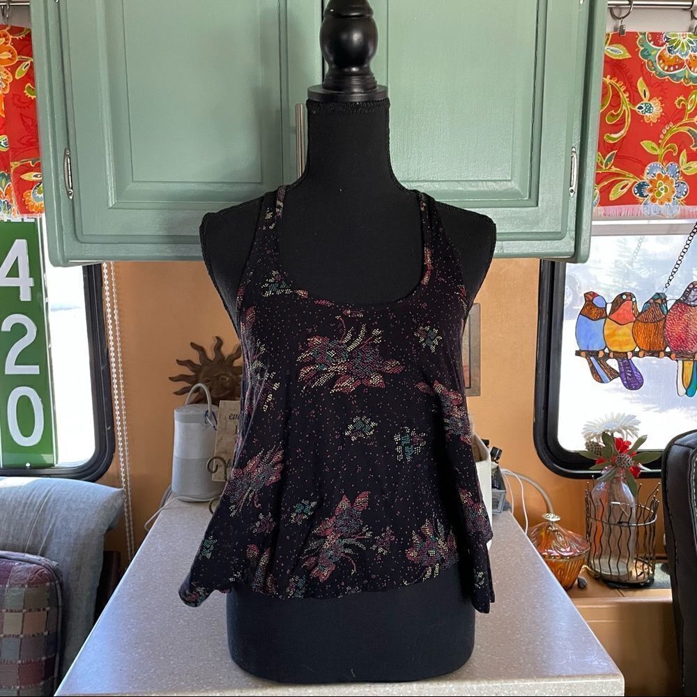 AMERICAN Rag Cie 1984 racer style crop top matrix floral on black background Med